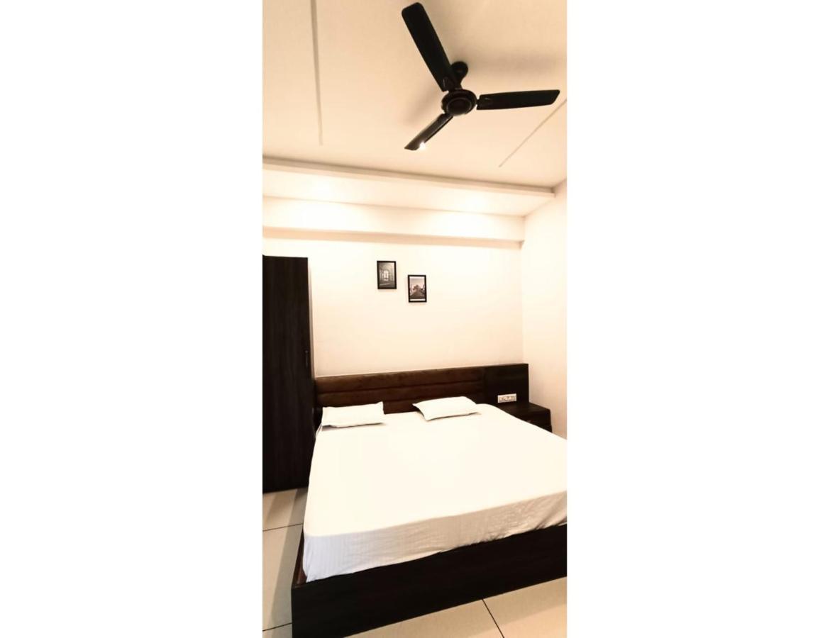 Hotel Shri Nivasa Inn, Kothi Godarpura ภายนอก รูปภาพ